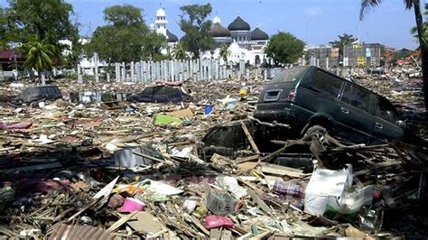 jumlah korban gempa aceh 2004